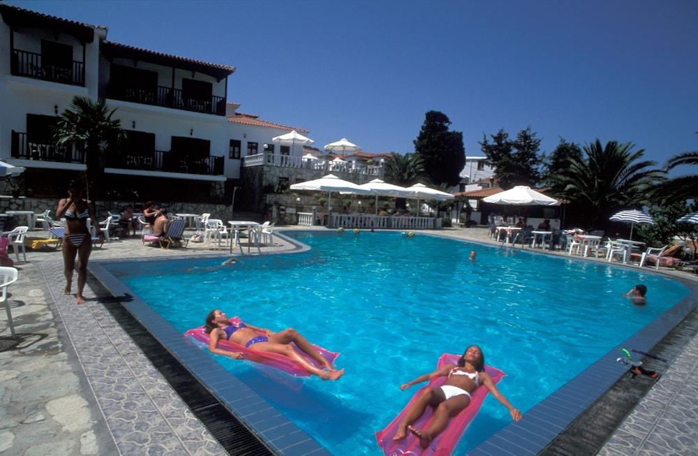 Dionyssos Hotel Skopelos Town Exterior photo