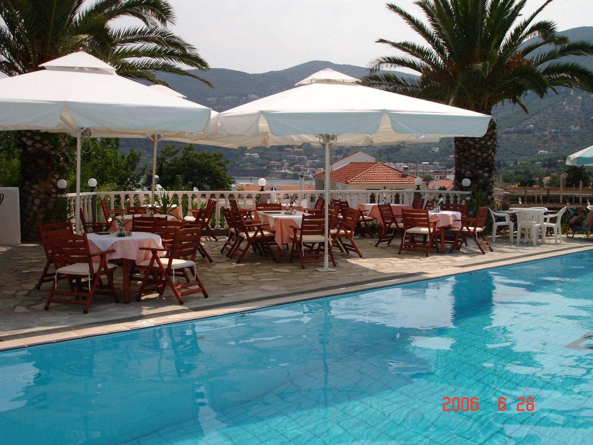 Dionyssos Hotel Skopelos Town Exterior photo